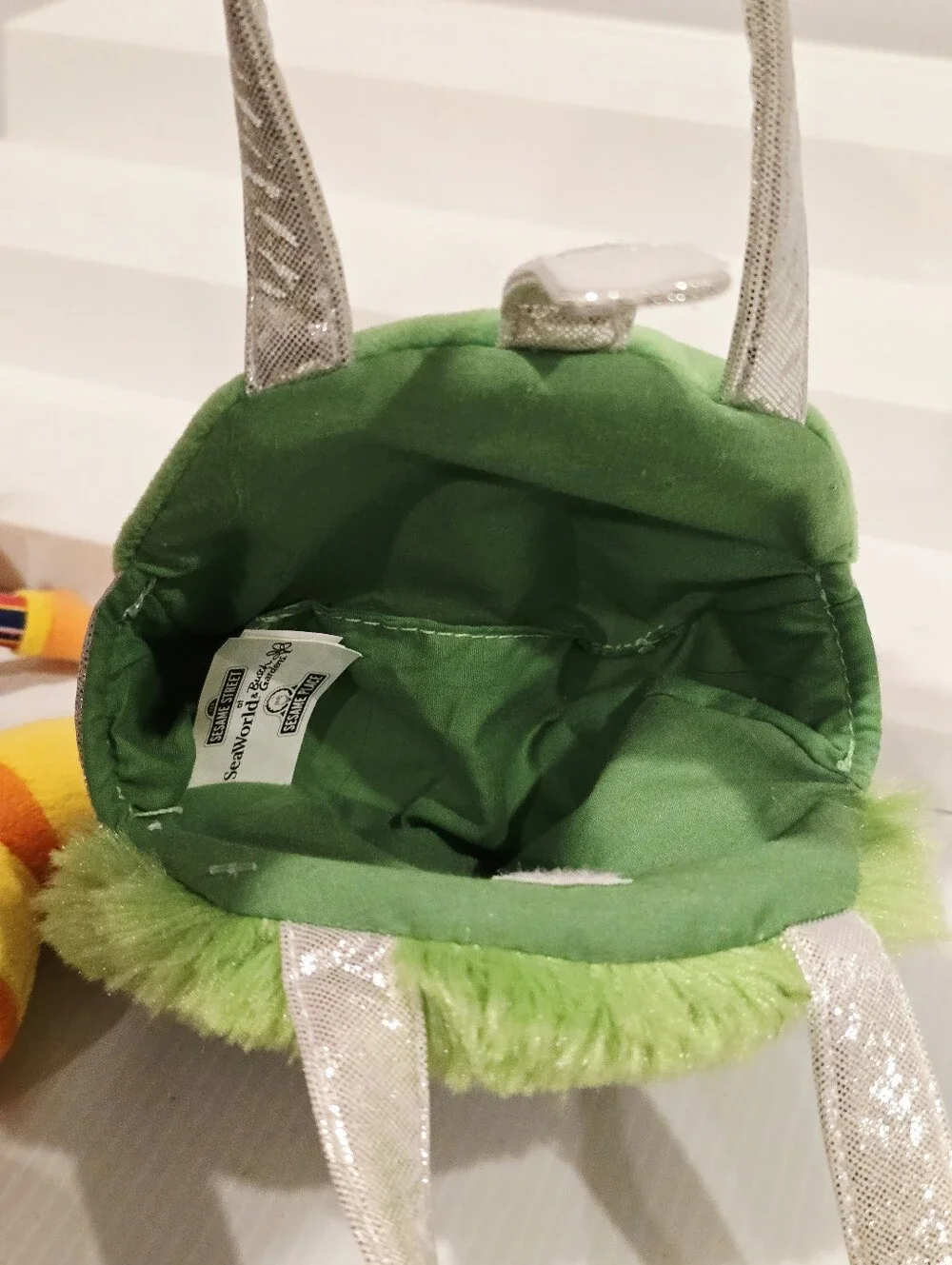 Sesame Place Oscar The Grouch Plush Purse with Worm Sea World Busch Gardens